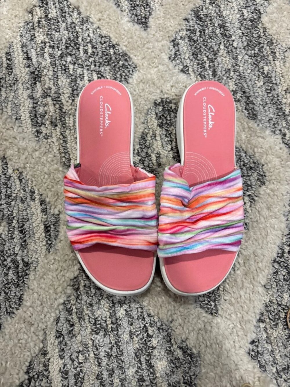 Clarks Cloudsteppers Rainbow Strappy Sandals Size 7